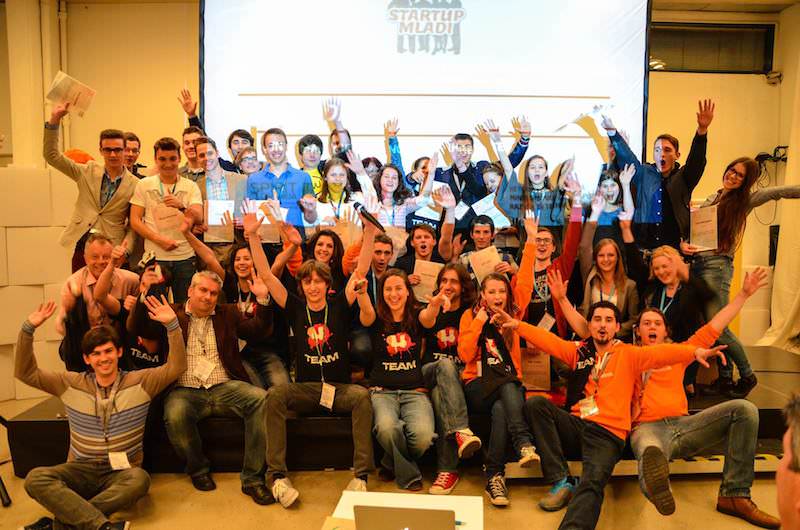 Team Ustvarjalnik with the best high school startup teams